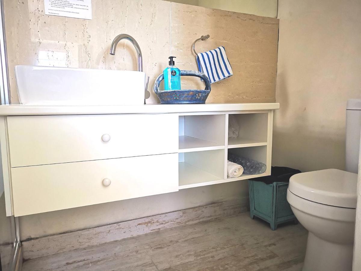 Rachawadee Accomodation​ & Health Spa Simonʼs Town エクステリア 写真