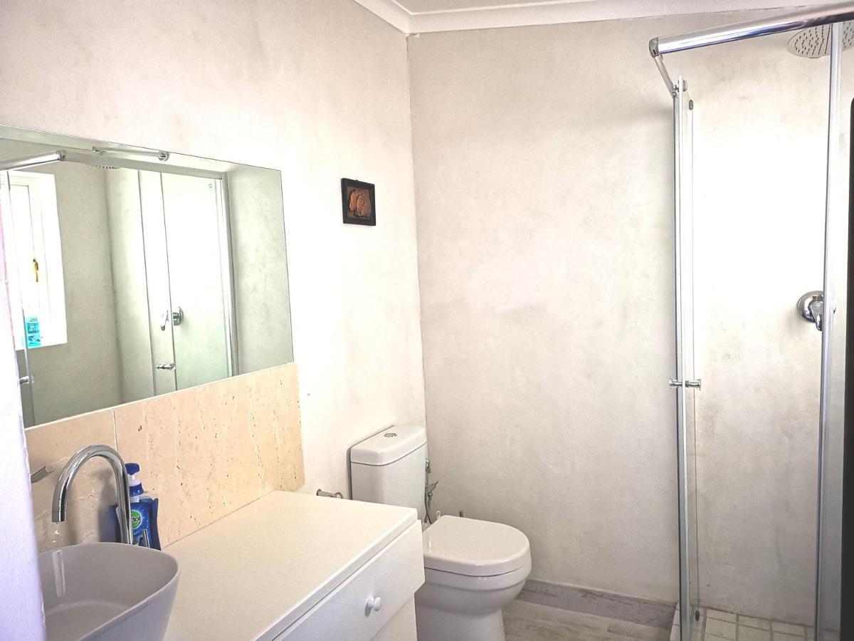 Rachawadee Accomodation​ & Health Spa Simonʼs Town エクステリア 写真